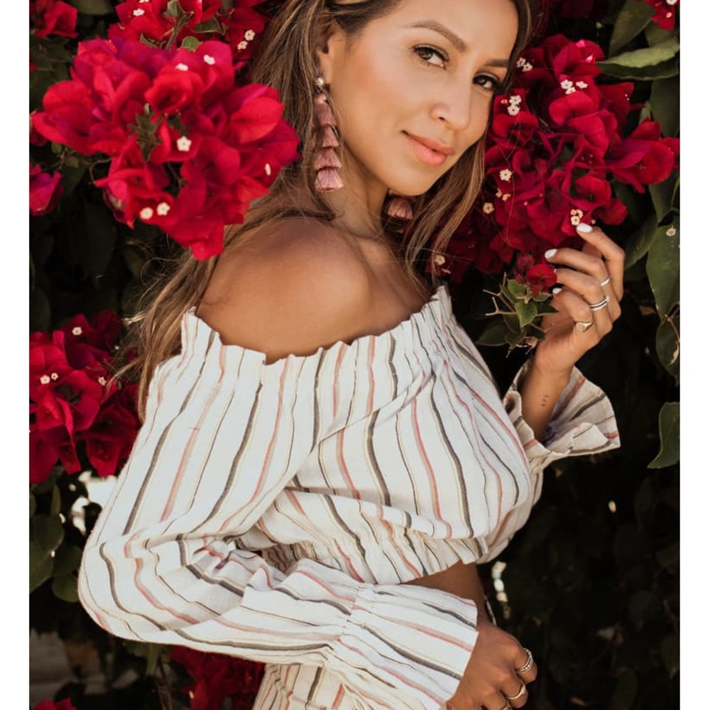 Billabong Size M - Off Shoulder Long Sleeve